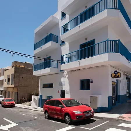 House Abrigos ホステル