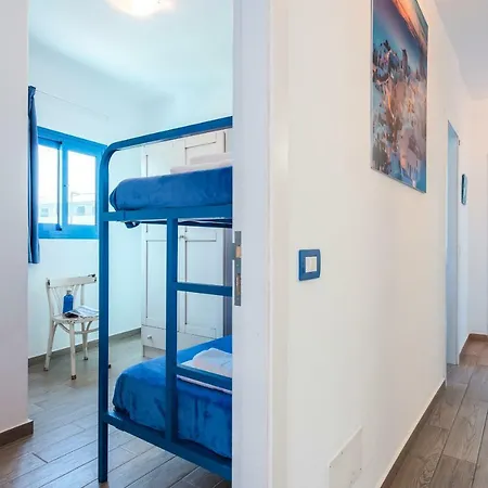 House Abrigos ホステル