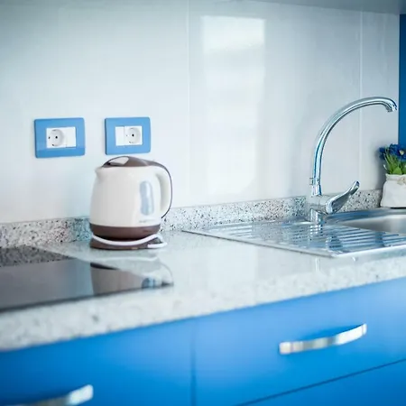 House Abrigos بيت شباب