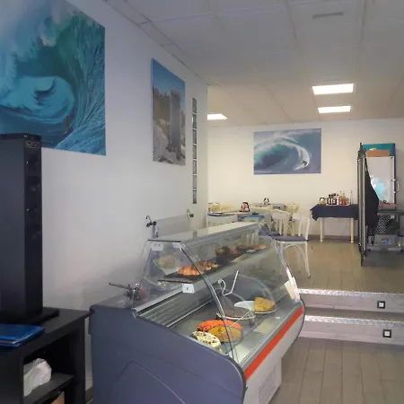 House Abrigos بيت شباب لوس أبريغوس